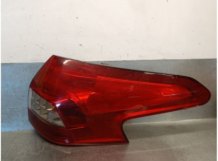Replacement right rear light for Citroën C5 III Break (RW_) 2.2 HDI 200 OEM IAM reference 6351LV 6351LV