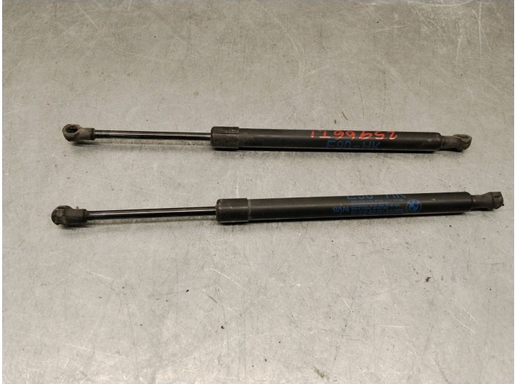 Replacement boot / tailgate struts for BMW 3 (E90) 318 d OEM IAM reference 51247250308 51247250308 