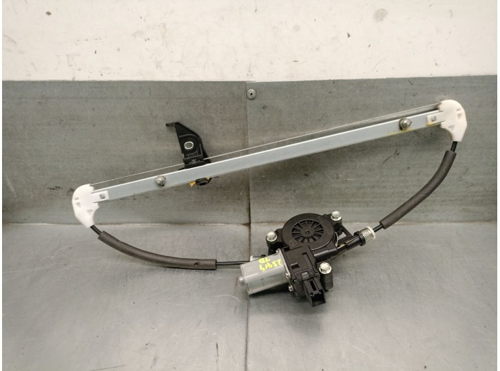 Recambio de elevalunas trasero derecho para mazda 3 (bm, bn) 2.2 d referencia OEM IAM BHN972590 BHN972590 