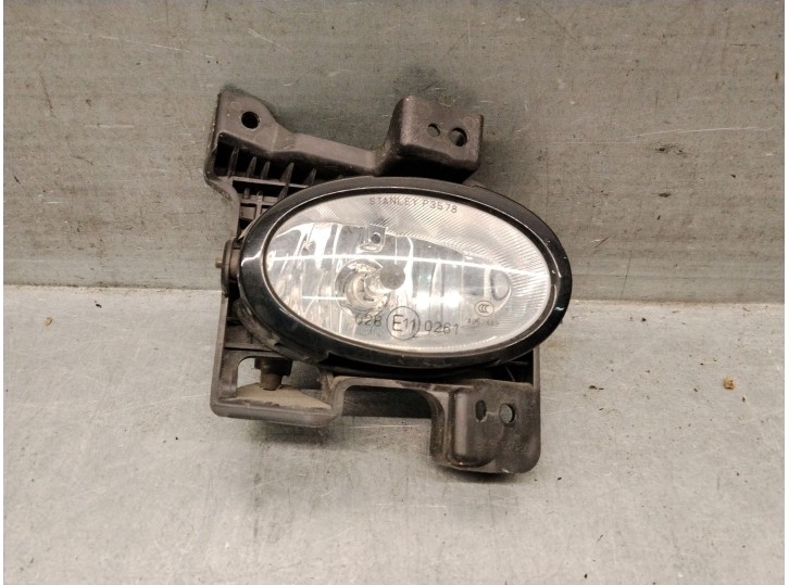 Replacement right fog light for Mazda 3 (BK) 2.0 MZR-CD (BK14) OEM IAM reference BS3E51680B BS3E51680B 