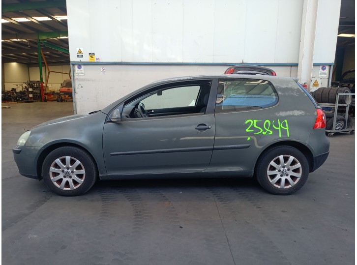 volkswagen golf v (1k1) del año 2004