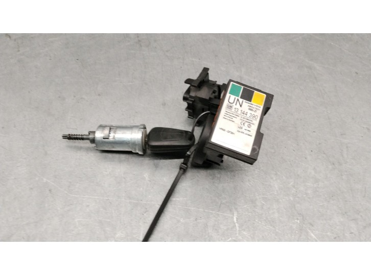 Replacement ignition switch for Opel Meriva A Monospace (X03) 1.7 CDTi (E75) OEM IAM reference 13144390 914861 