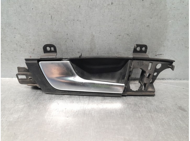 Replacement front left interior door handle for Audi A3 Sportback (8PA) 2.0 TDI 16V OEM IAM reference 8P4837019 8P4837019E