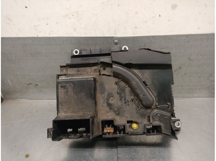 Recambio de caja reles / fusibles para porsche cayenne (9pa) 3.2 referencia OEM IAM 7L0937548 7L0937548 