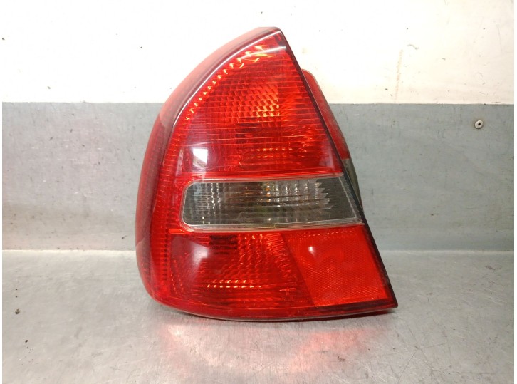 Replacement left rear light for Mitsubishi Carisma (DA_) 1.9 DI-D (DA5A) OEM IAM reference MR485469 MR485469 151085