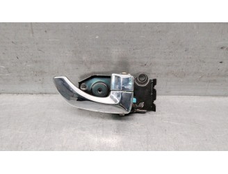 Replacement front right interior door handle for Hyundai Santa Fé I (SM) 2.0 CRDi 4x4 OEM IAM reference 8262026010 8262026010