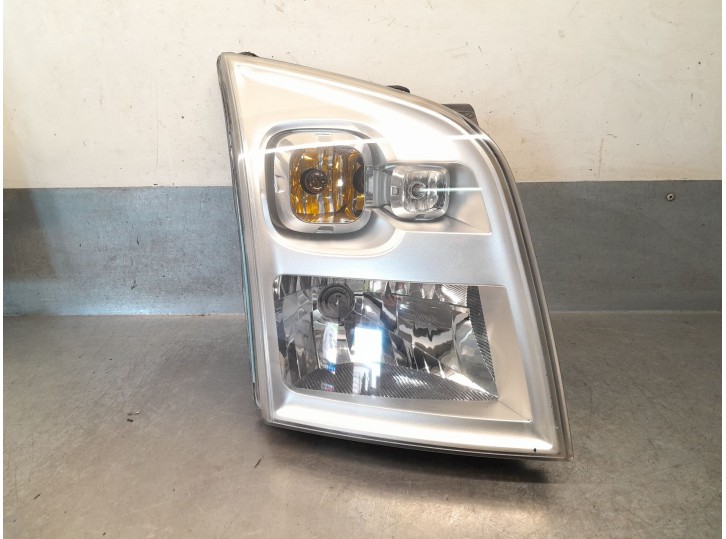 Replacement right headlight for Ford Transit van (FA_ _) 2.2 TDCi OEM IAM reference 6C1113W029DG 1714642 01009299901010