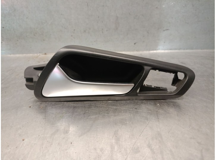 Replacement front left interior door handle for Volkswagen Passat B6 (3C2) 1.9 TDI OEM IAM reference 3C1837113 3C1837113 