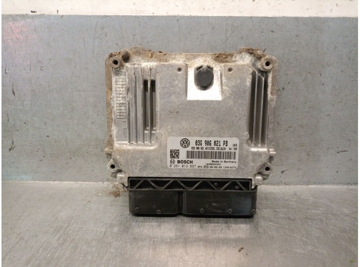 Replacement engine ECU for Volkswagen Passat B6 (3C2) 1.9 TDI OEM IAM reference 03G906021PB 0281013897