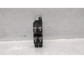 Replacement front left window lift switch for Hyundai Santa Fé I (SM) 2.0 CRDi 4x4 OEM IAM reference 9357026100 9357026