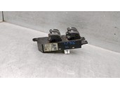 Replacement front left window lift switch for Hyundai Santa Fé I (SM) 2.0 CRDi 4x4 OEM IAM reference 9357026100 9357026
