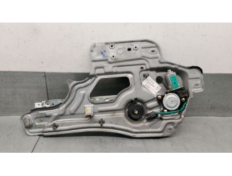 ELEVALUNAS DELANTERO IZQUIERDO 8247026050 8240526000 