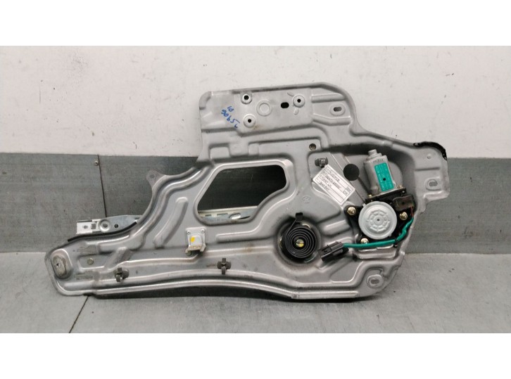 Replacement front left window regulator for Hyundai Santa Fé I (SM) 2.0 CRDi 4x4 OEM IAM reference 8247026050 8240526000 