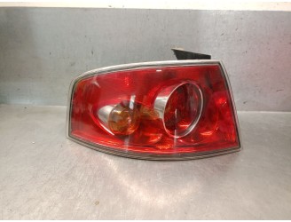 LEFT REAR LIGHT 6L6945095E 6L6945111B 