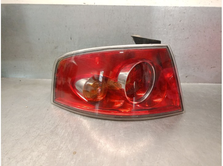 Replacement left rear light for Seat Ibiza III (6L1) 1.2 OEM IAM reference 6L6945095E 6L6945111B 