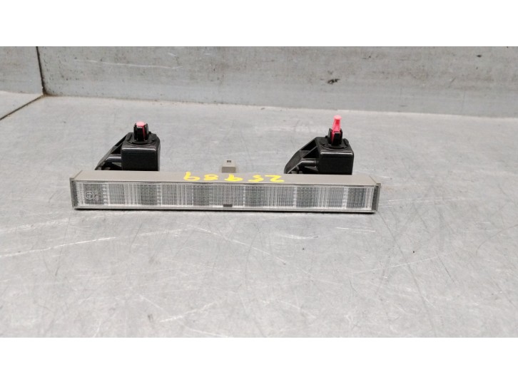 Recambio de luz central de freno para toyota auris (_e18_) 1.8 hybrid (zwe186_) referencia OEM IAM 8157005100 8157005100 