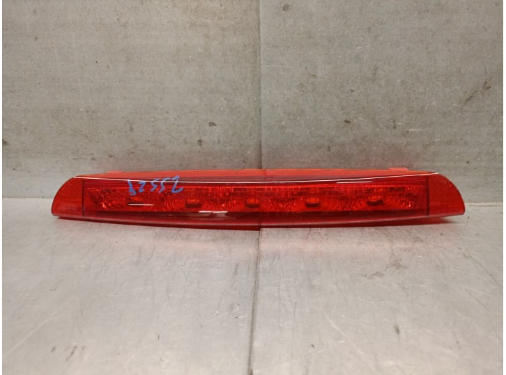 Recambio de luz central de freno para ssangyong rodius i 2.7 xdi referencia OEM IAM 8380021010 8380021010 
