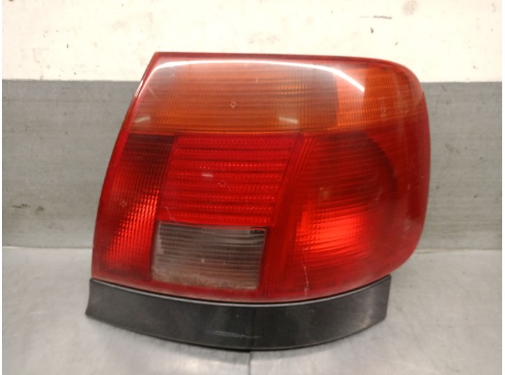Recambio de piloto trasero derecho para audi a4 b5 (8d2) 1.8 referencia OEM IAM 8D0945112A 8D0945112A