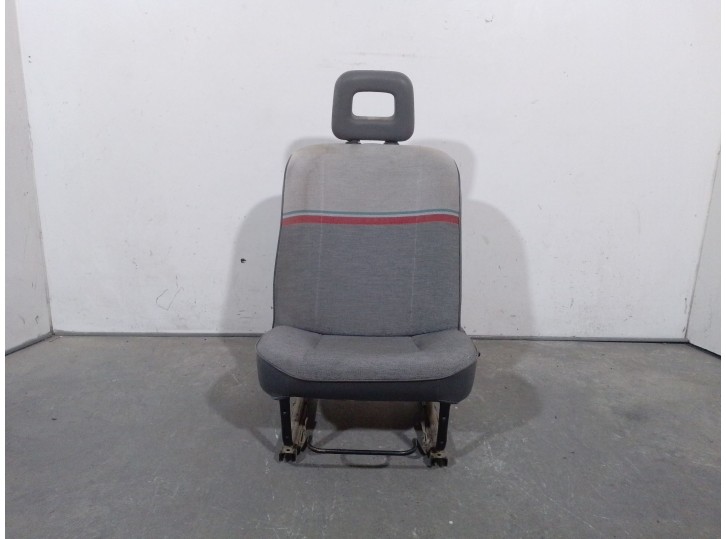 Replacement front right seat for Renault Super 5 (B/C40_) 1.1 (B/C/401) OEM IAM reference 