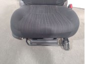 Replacement front right seat for Toyota Auris (_E15_) 2.0 D-4D (ADE150_) OEM IAM reference 7143002Q30B2 7143002Q30B2