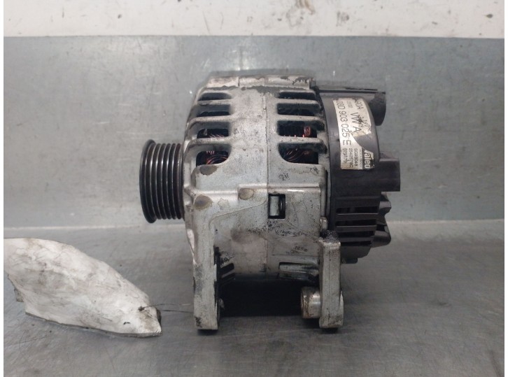 Replacement alternator for Seat Ibiza III (6L1) 1.2 OEM IAM reference 03D903025E 03D903025E 2542578C