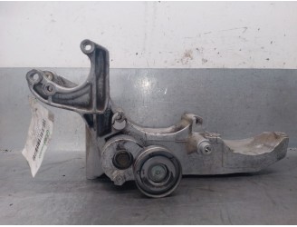 Replacement alternator bracket for Renault Laguna II (BG0/1_) 1.9 dCi OEM IAM reference 8200115762 8200689751 