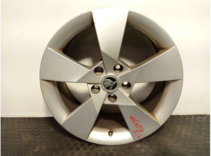 Recambio de llanta para skoda octavia iii combi (5e5, 5e6) 2.0 tdi referencia OEM IAM 5E0601025D R177JX17H2ET49 