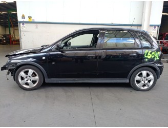 opel corsa c (x01) del año 2004
