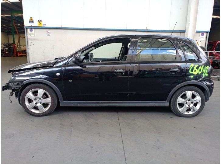 opel corsa c (x01) del año 2004