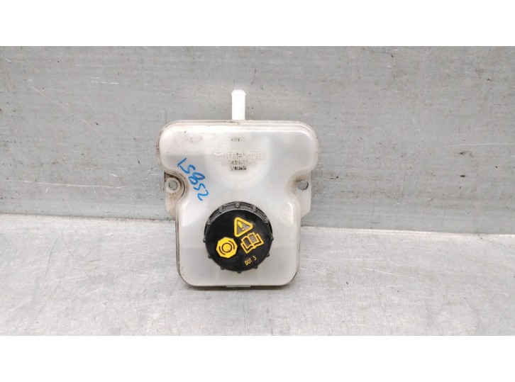 Recambio de deposito liquido frenos para mazda 5 (cw) 1.8 mzr referencia OEM IAM C23643550 C23643550A 