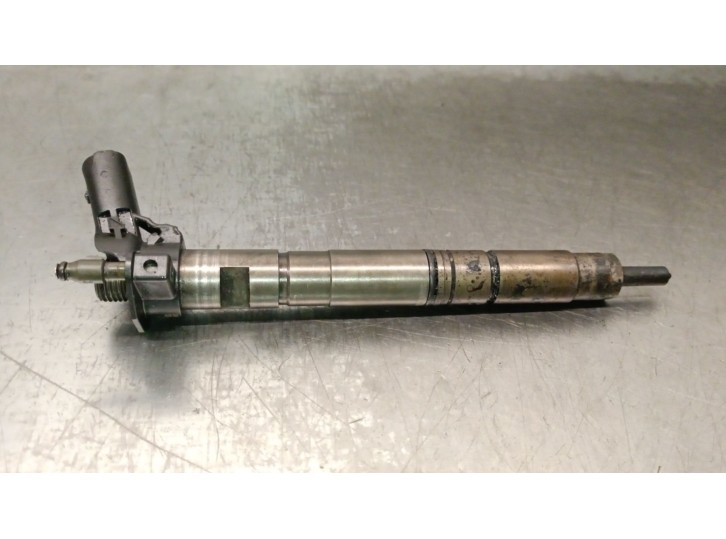 Replacement injector for Audi A3 Sportback (8PA) 2.0 TDI 16V OEM IAM reference 03L130277 0445116030