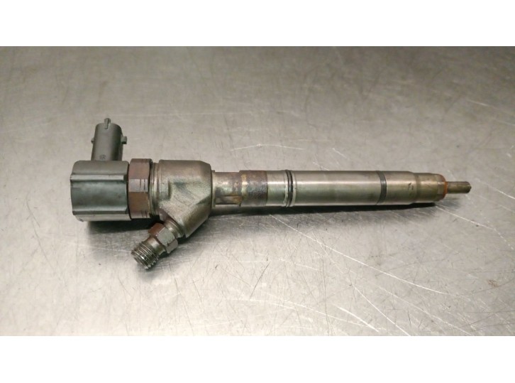 Recambio de inyector para hyundai i30 (fd) 1.6 crdi referencia OEM IAM 338002A900 0445110320