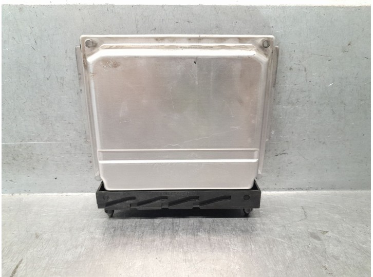 Replacement engine control unit uce for volvo s60 i (384) 2.5 t OEM IAM reference 30668478A 0261208289