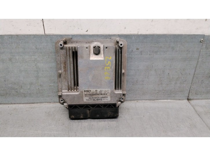 Recambio de centralita motor uce para dodge journey 2.0 crd referencia OEM IAM P05094820AE 0281013201