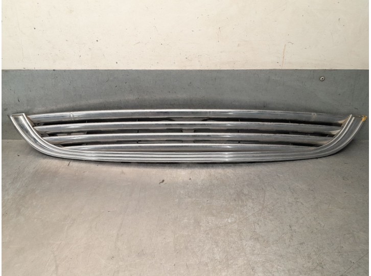 Recambio de rejilla delantera para mini r50 , r53 cooper referencia OEM IAM 51131490375 51131490375 