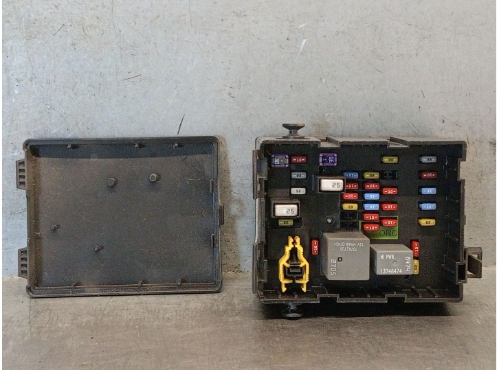 Recambio de caja reles / fusibles para fiat freemont (345_) 2.0 jtd referencia OEM IAM 68068355AB 