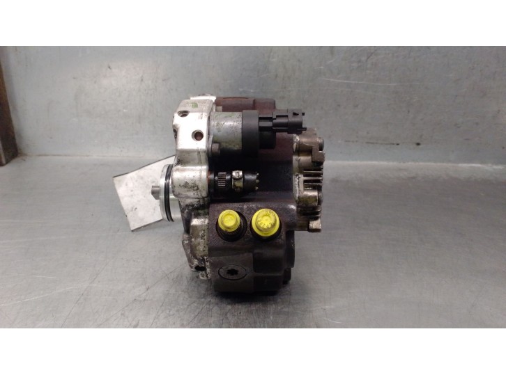 Recambio de bomba inyeccion para volvo v70 ii (285) d5 referencia OEM IAM 642777 8251785 0445010043