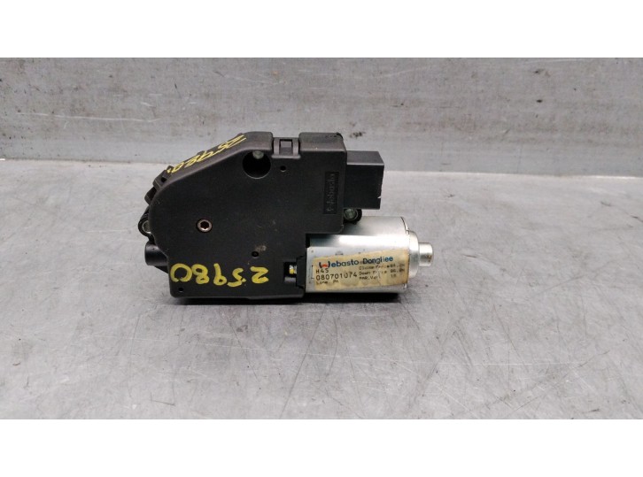 Replacement electric sunroof motor for Renault Koleos I (HY_) 2.0 dCi 4x4 (HY0K) OEM IAM reference 91295JY00A 91295JY00A 
