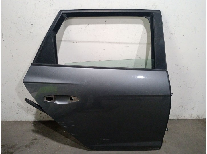 Recambio de puerta trasera derecha para seat leon st (5f8) 1.6 tdi referencia OEM IAM 5F9833056 5F9833056 