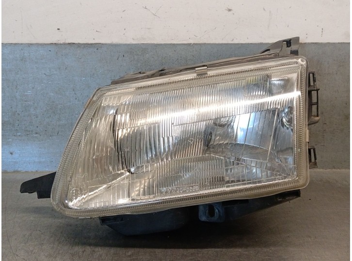 Replacement left headlight for Citroën Saxo (S0, S1) 1.5 D OEM IAM reference 6204N5 6204N5 