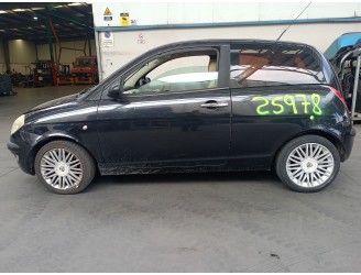lancia ypsilon (843_) del año 2004