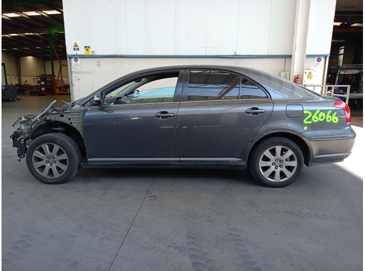 toyota avensis (_t25_) del año 2008