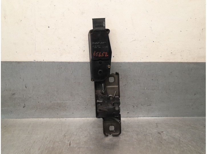 Replacement tailgate central locking motor for Audi Q5 (8RB) 3.0 TDI Quattro OEM IAM reference 4F9827383D 4F9827383E
