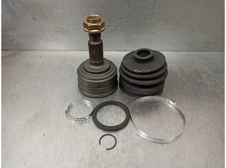 Replacement CV joint for Peugeot 305 I Break (581D) 1.3 OEM IAM reference 3220K