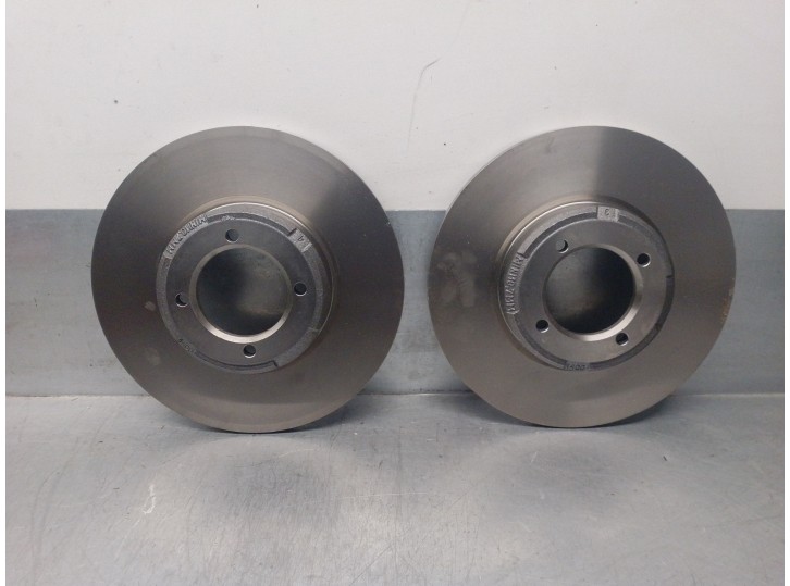 Replacement front brake disc for Peugeot 504 2.3 D OEM IAM reference 6012033