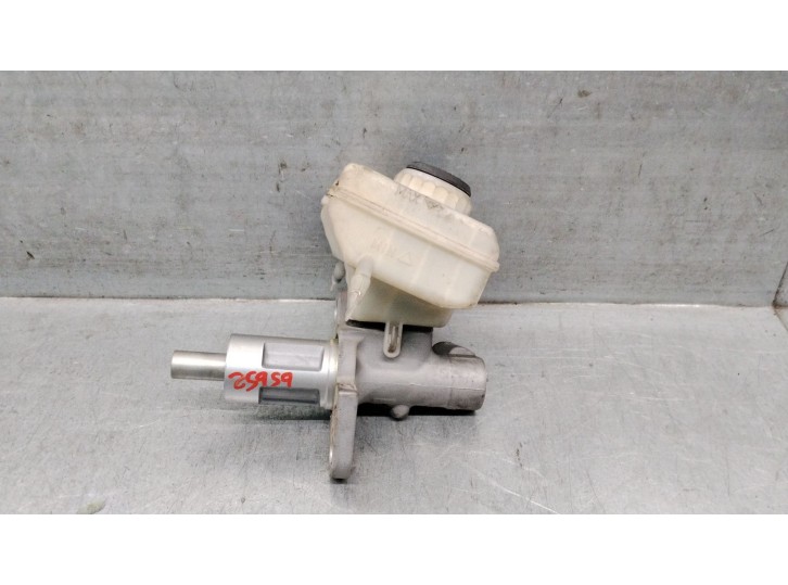 Recambio de bomba freno para audi q5 (8rb) 3.0 tdi quattro referencia OEM IAM 8K0611021A 8K0611021A 