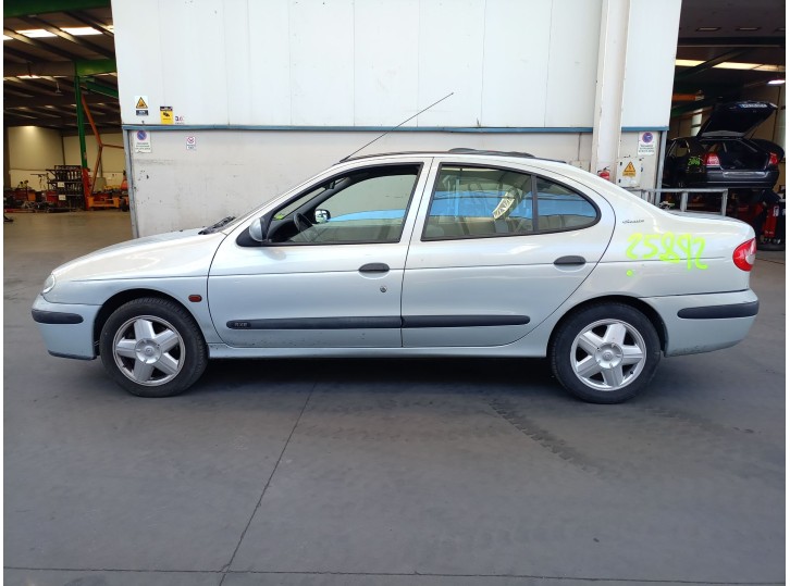 renault megane i classic (la0/1_) del año 2000