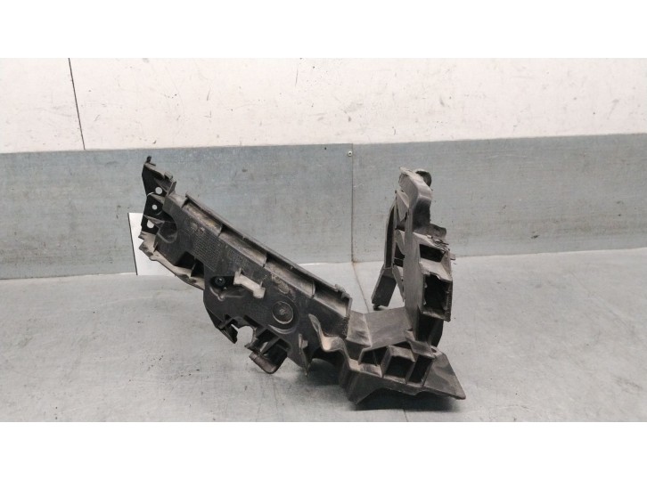 Recambio de soporte faro derecho para audi q5 (8rb) 3.0 tdi quattro referencia OEM IAM 8R0805608B 8R0805608B 