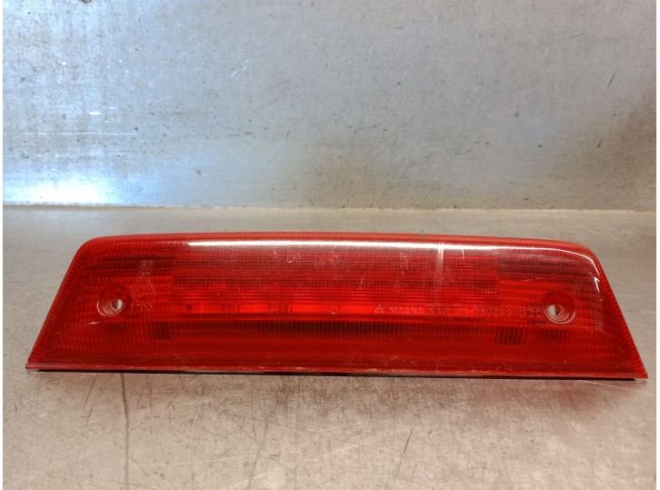 Replacement centre high-mounted brake light for dodge journey 2.0 crd OEM IAM reference 05116302AC 5116 302AB