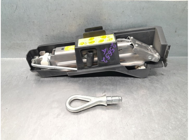 Replacement jack for Audi A6 C6 (4F2) 2.7 TDI Quattro OEM IAM reference 8E0010175A 4F0011215B